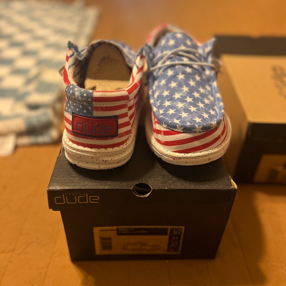 Hey Dude Men's Patriotic Stars and Stripes Loafers